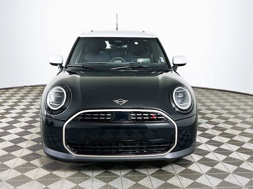 New 2026 Midnight Black MINI Signature Plus image 2