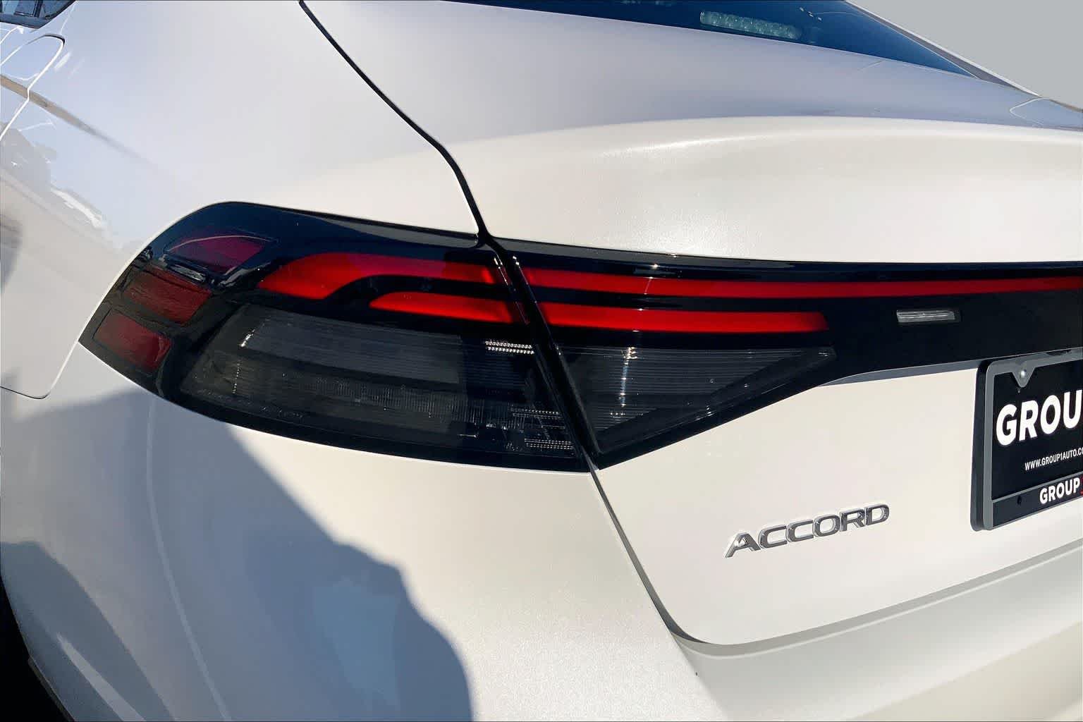 New 2026 Platinum White Pearl Honda SE image 14