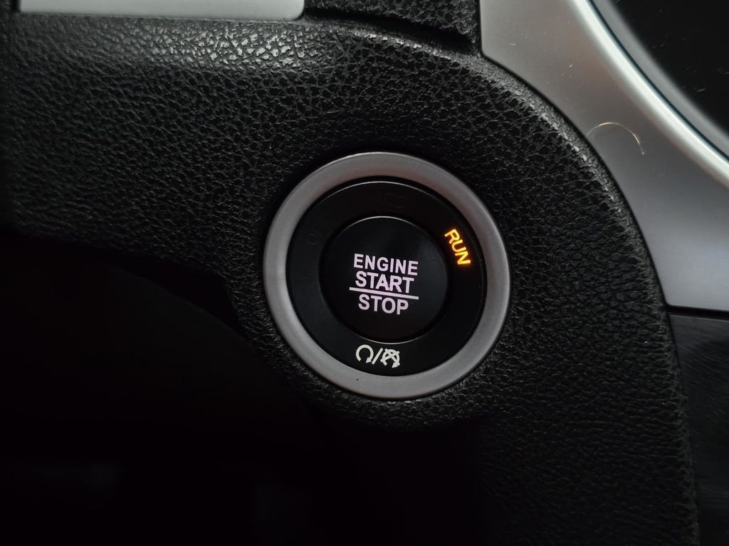 Used 2018 Gloss Black Chrysler Touring image 16