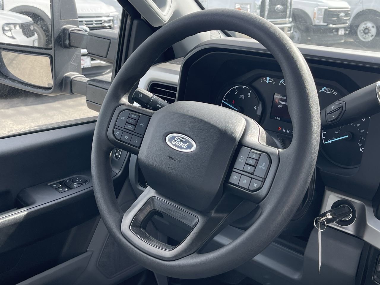 2025 Ford F-550 Super Duty Chassis Cab XL - Photo 15