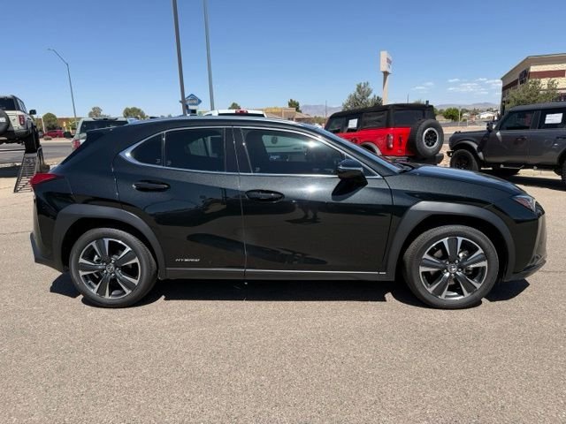 2021 Lexus UX Hybrid 250h - Photo 4