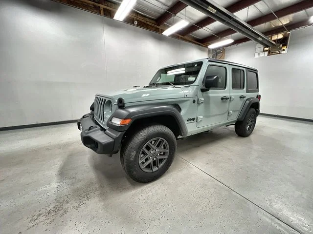 Used 2024 Gray Jeep Sport S image 4