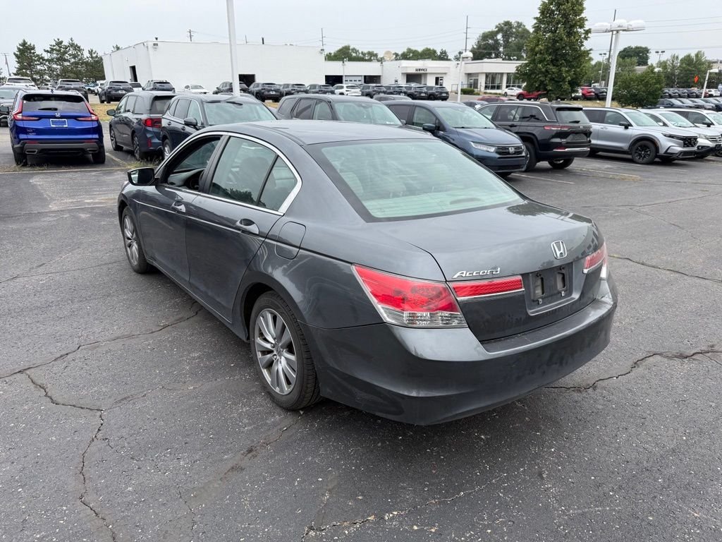 Used 2011 Polished Metal Metallic Honda EX image 2
