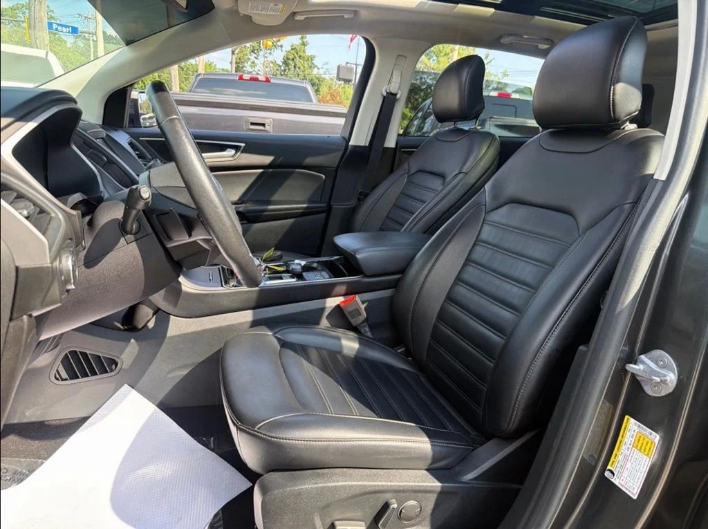 Used 2019 Gray Ford SEL image 10