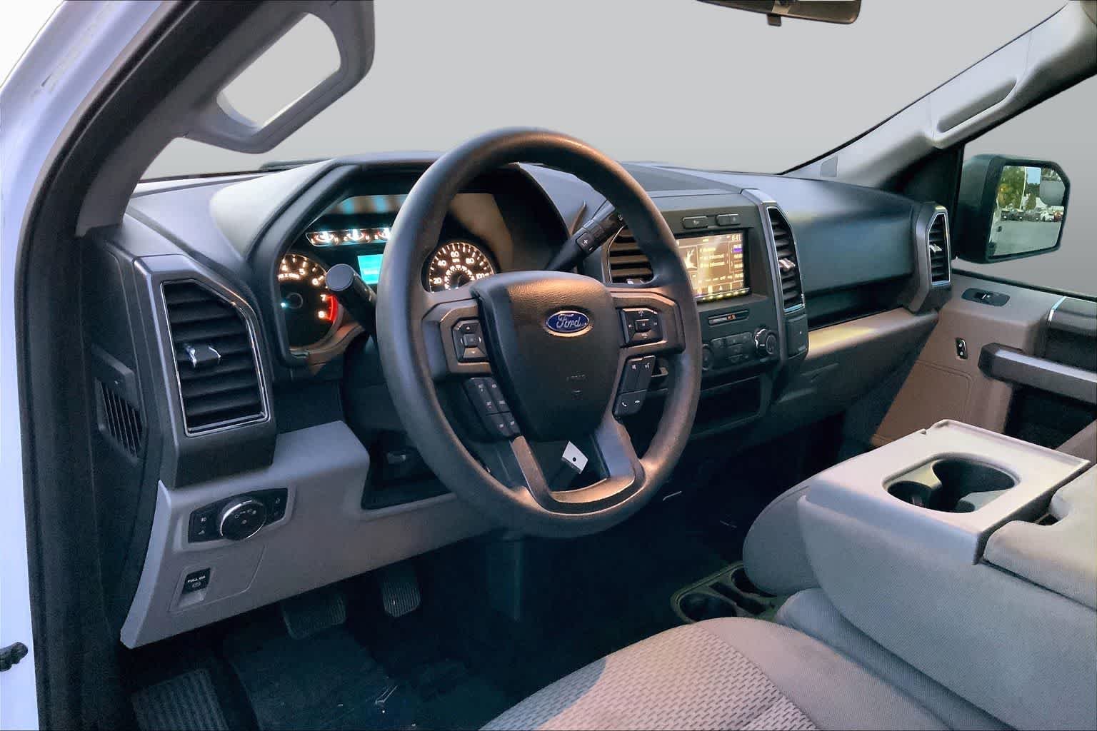 Used 2018 Oxford White Ford XLT image 17