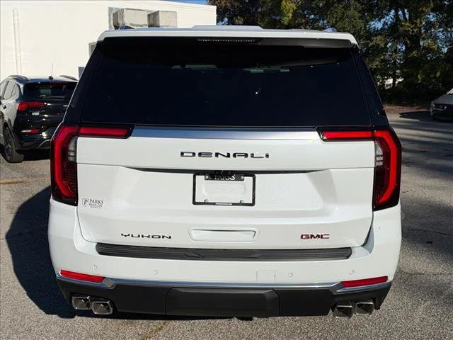 2026 GMC Yukon XL Denali - Photo 10