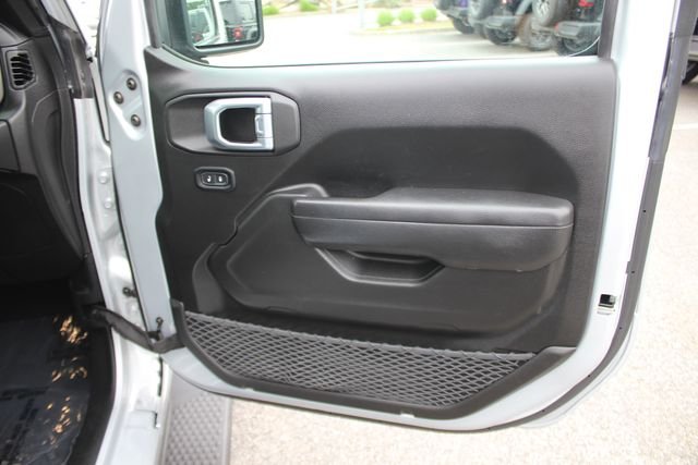 Used 2023 Silver Jeep Sport S image 28