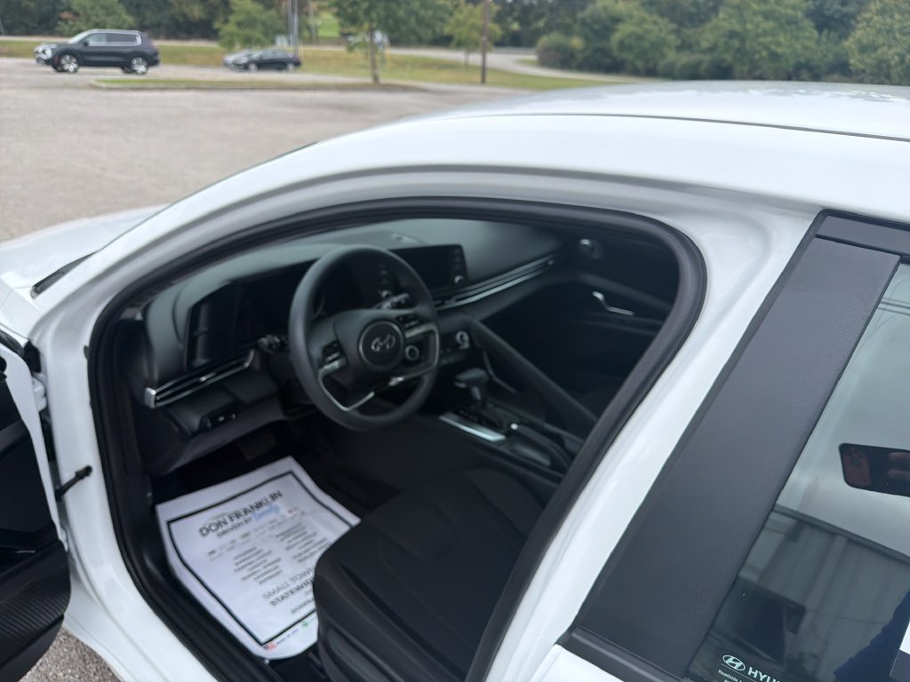 Used 2022 Gray Hyundai SEL image 15
