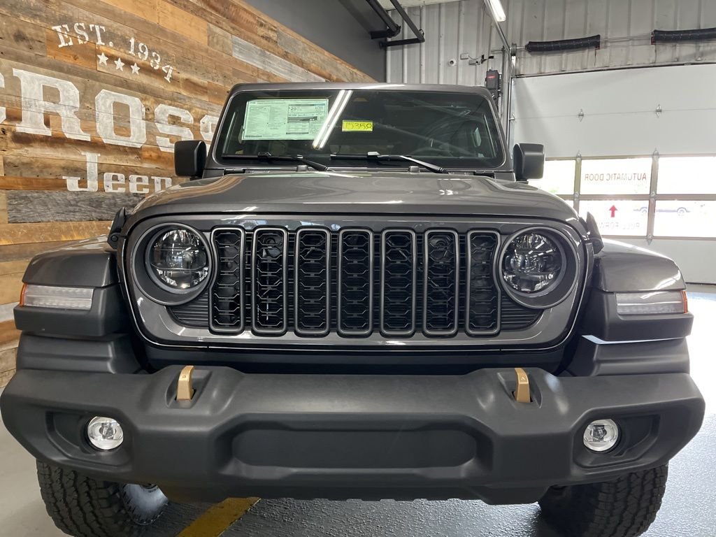 New 2026 Granite Crystal Metallic Clearcoat Jeep 85th Anniversary Edition image 7