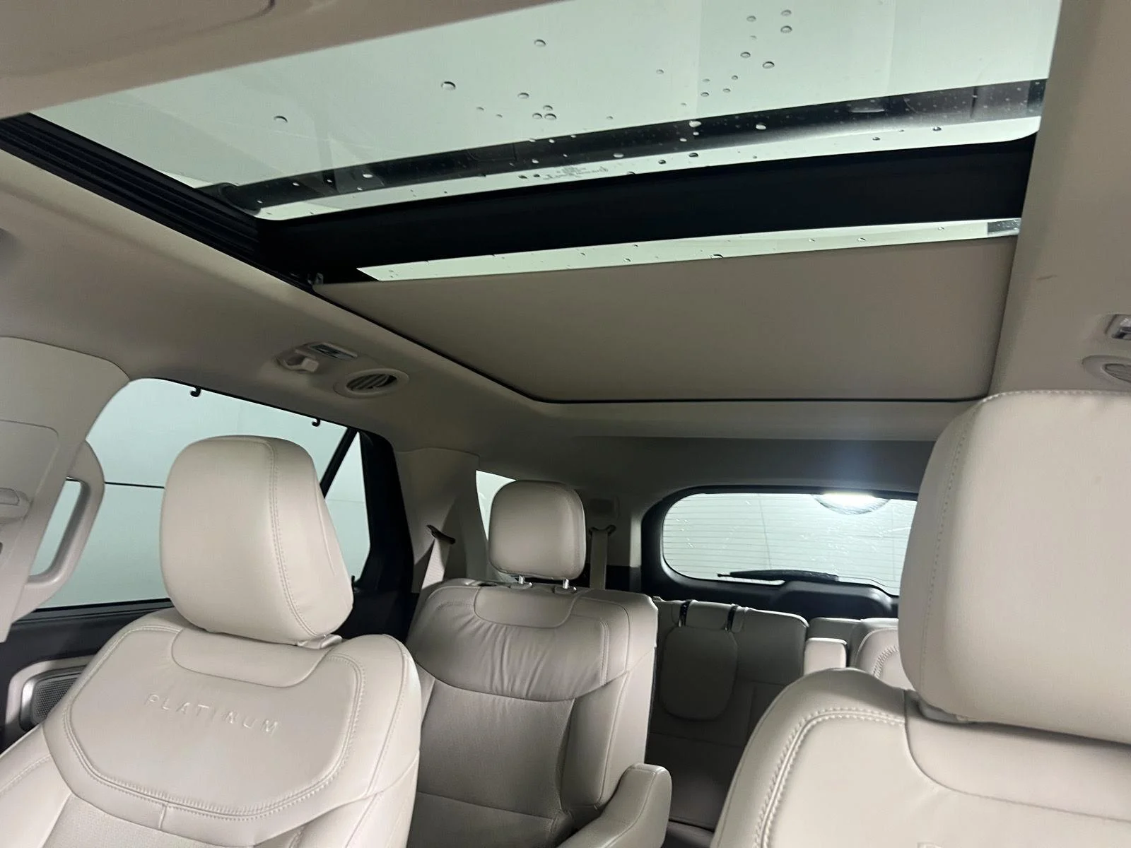 Used 2022 Star White Metallic Tri-Coat Ford Platinum image 6
