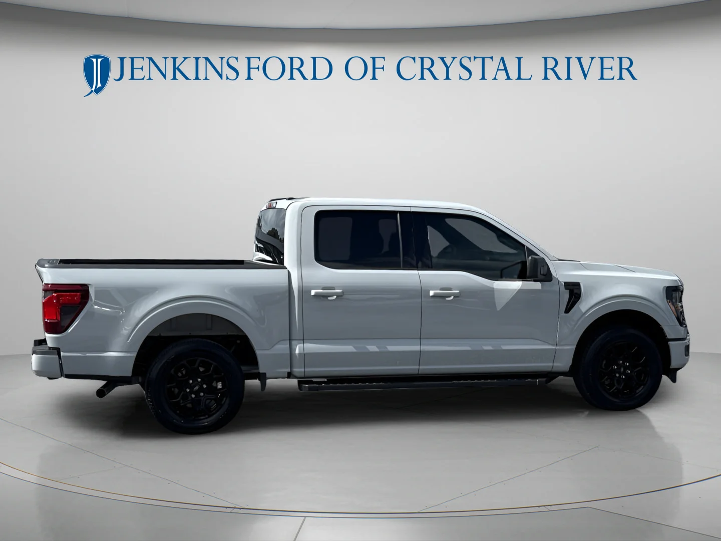 Used 2026 Avalanche Ford XLT image 3
