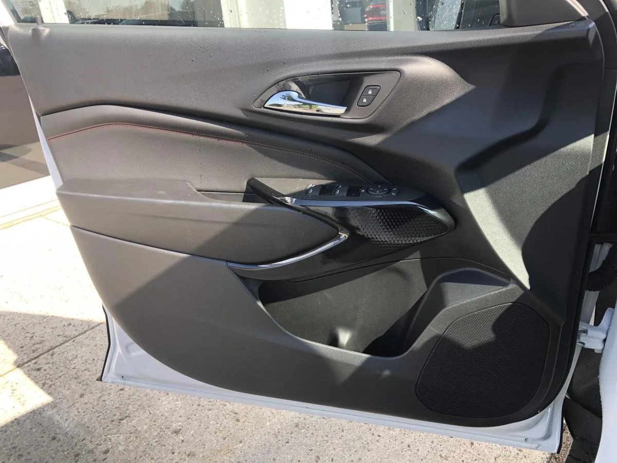 New 2026 White Chevrolet Fwd 4dr 2rs image 18