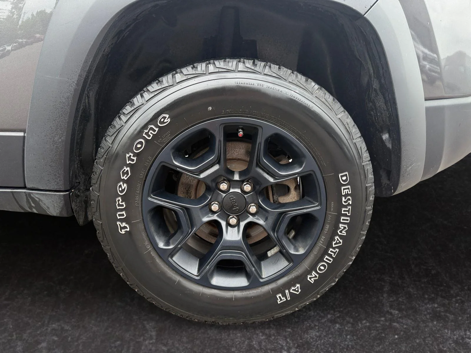 Used 2022 Granite Crystal Metallic Jeep Trailhawk image 29