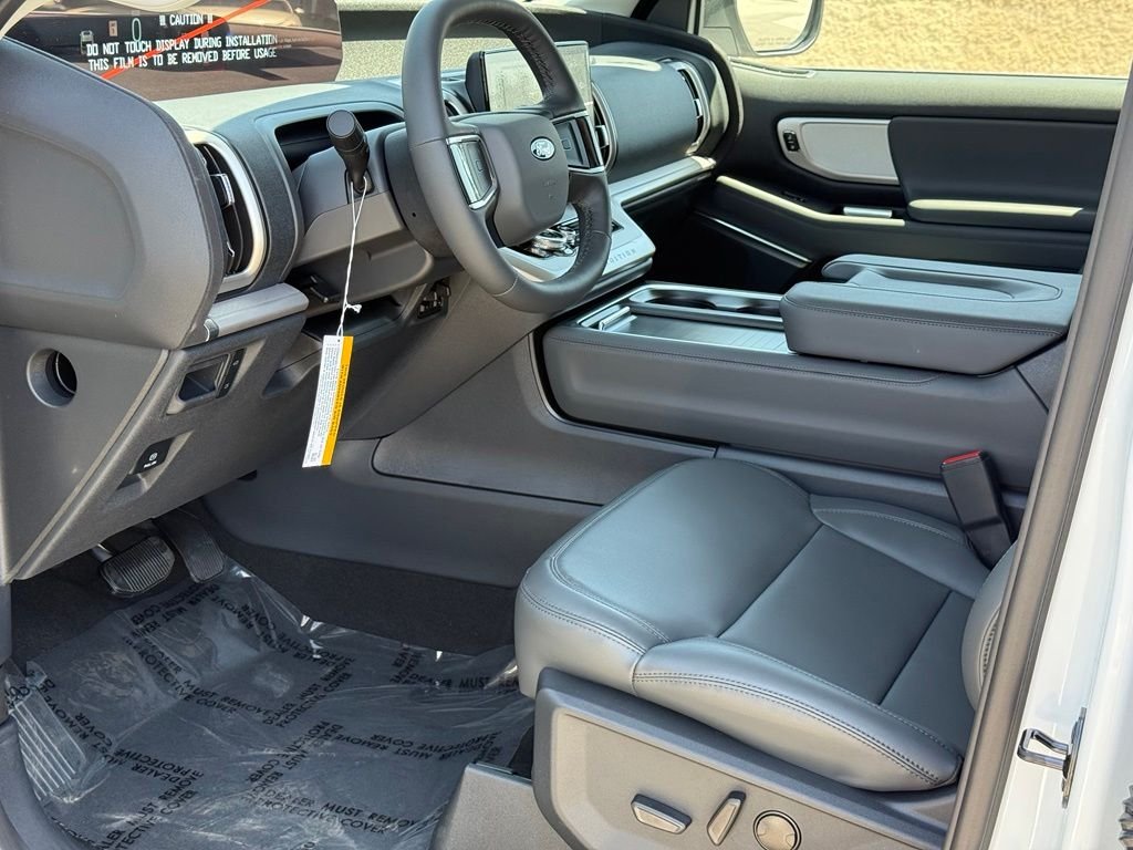 New 2026 Oxford White Ford MAX Active image 5