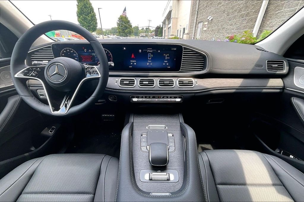 New 2026 Black Mercedes-Benz GLS 450 image 5