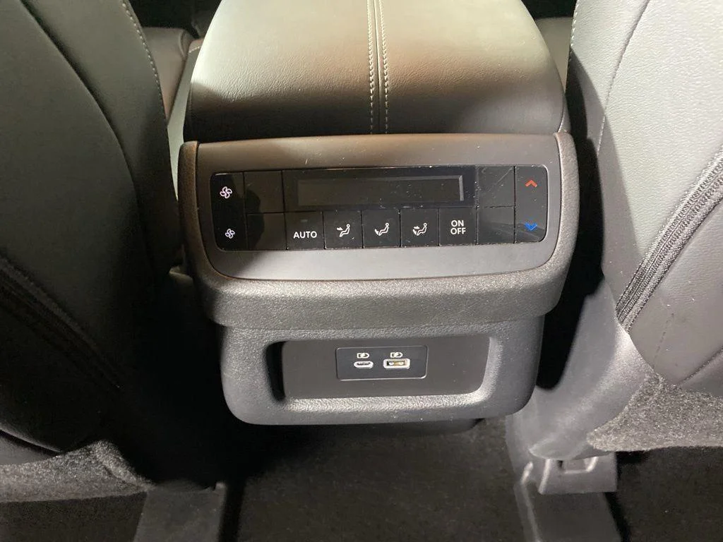 Used 2025 Deep Ocean Blue Nissan SL image 29