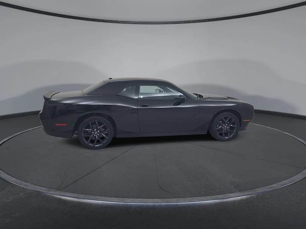 Used 2023 Black Dodge SXT image 18