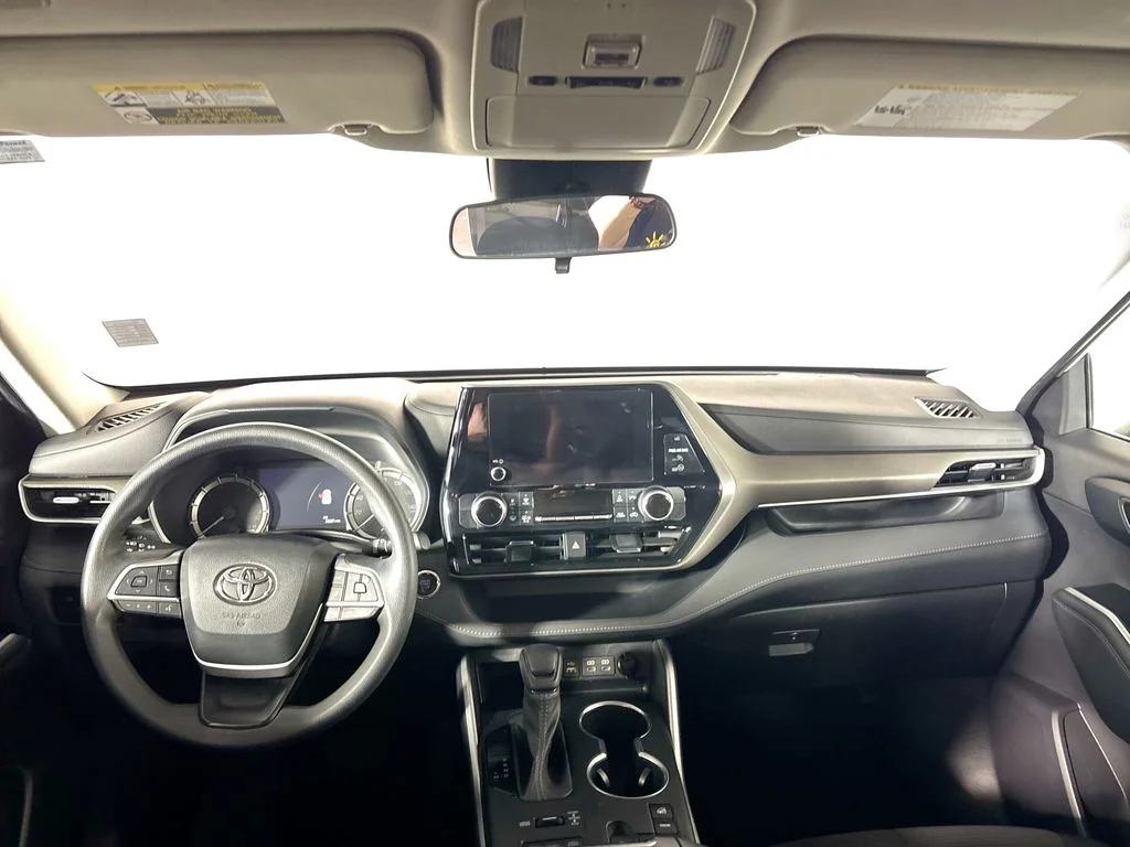 Used 2023 Beige Toyota L image 12