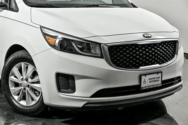 Used 2016 Kia Sedona LX with VIN KNDMB5C17G6131091 for sale in Aurora, IL