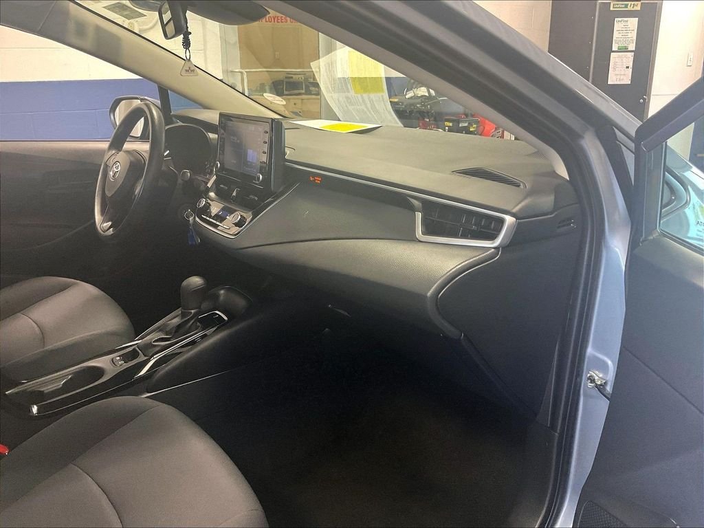 Used 2022 Gray Toyota LE image 14