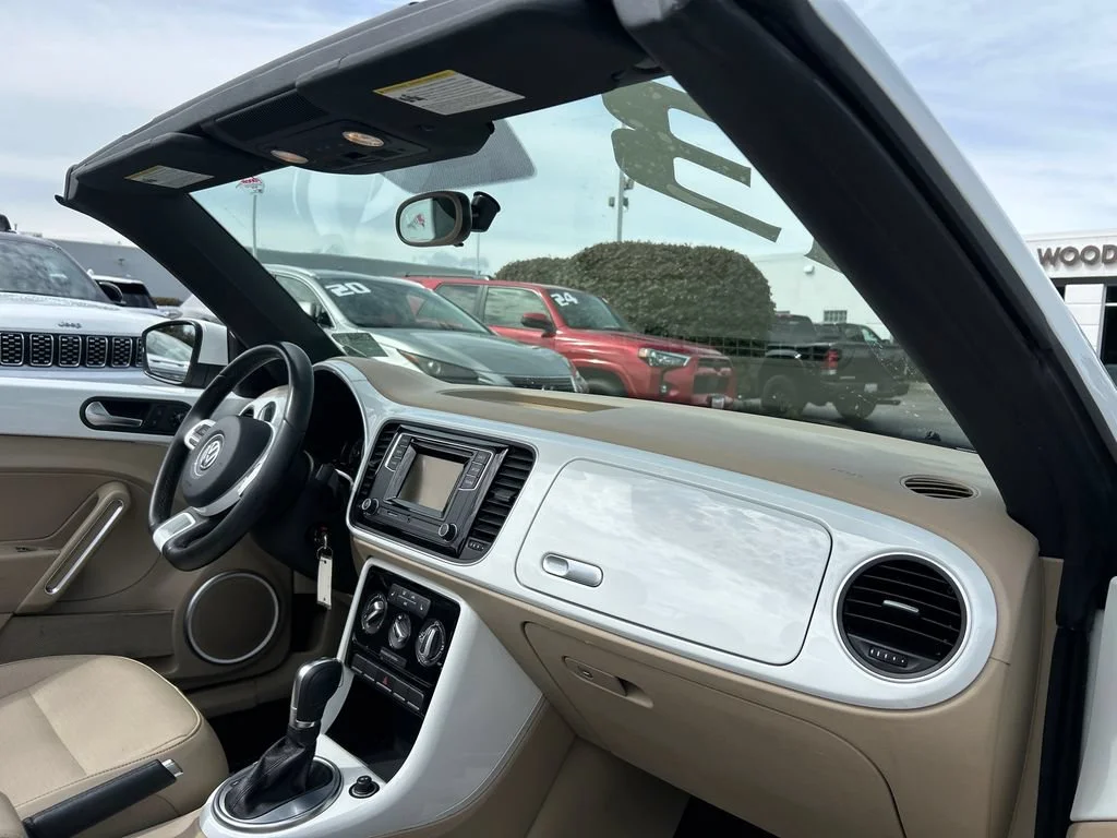 2019 Volkswagen Beetle S - Photo 32