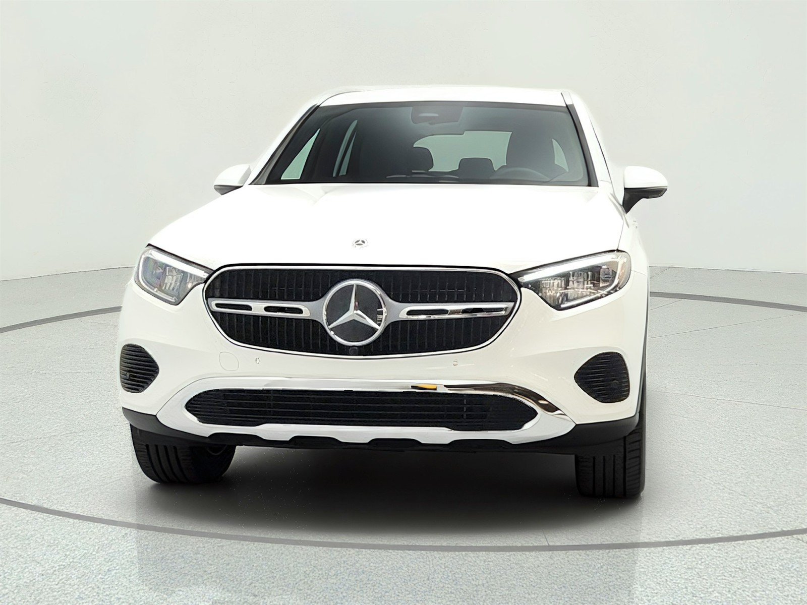 Used 2025 Polar White Mercedes-Benz GLC 350e 4MATIC® SUV image 2