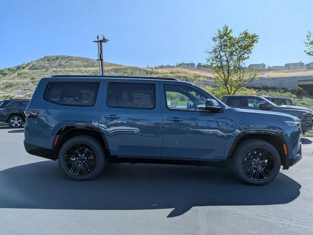 New 2026 Steel Blue Jeep Limited Reserve image 4
