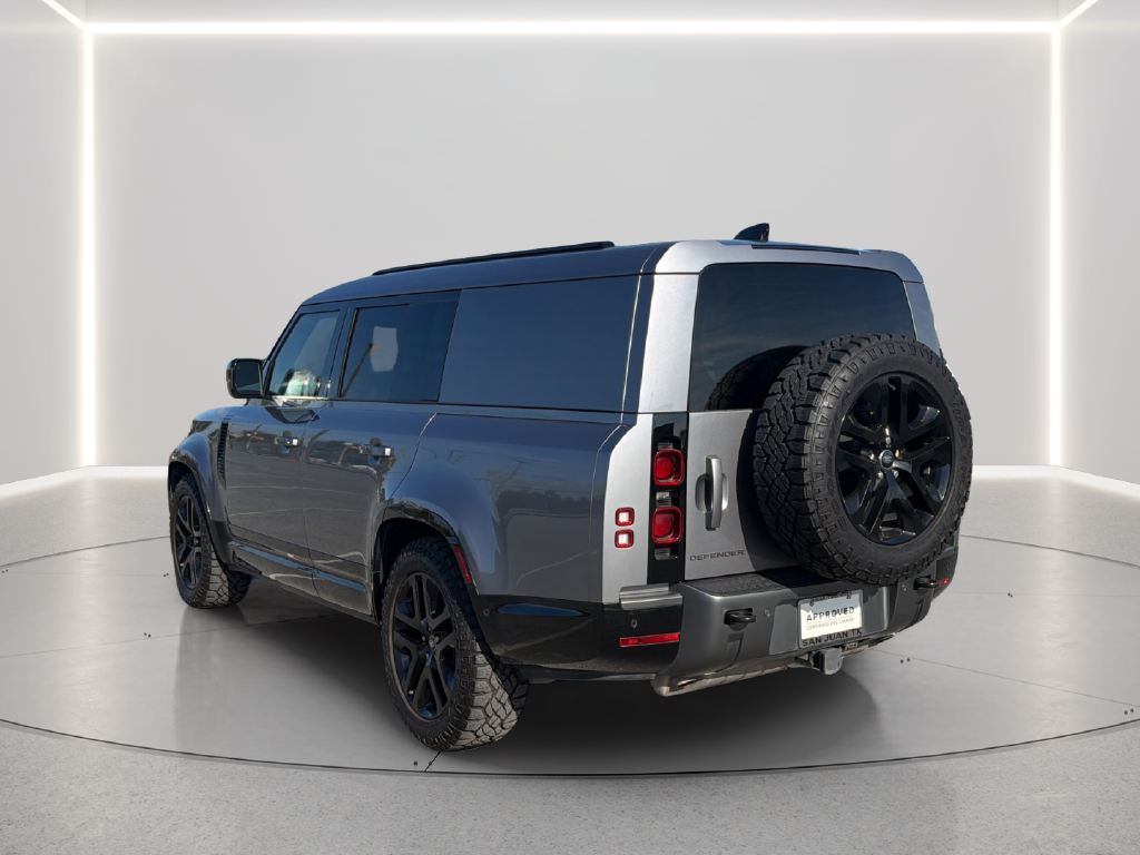 Used 2024  Land Rover Outbound image 15