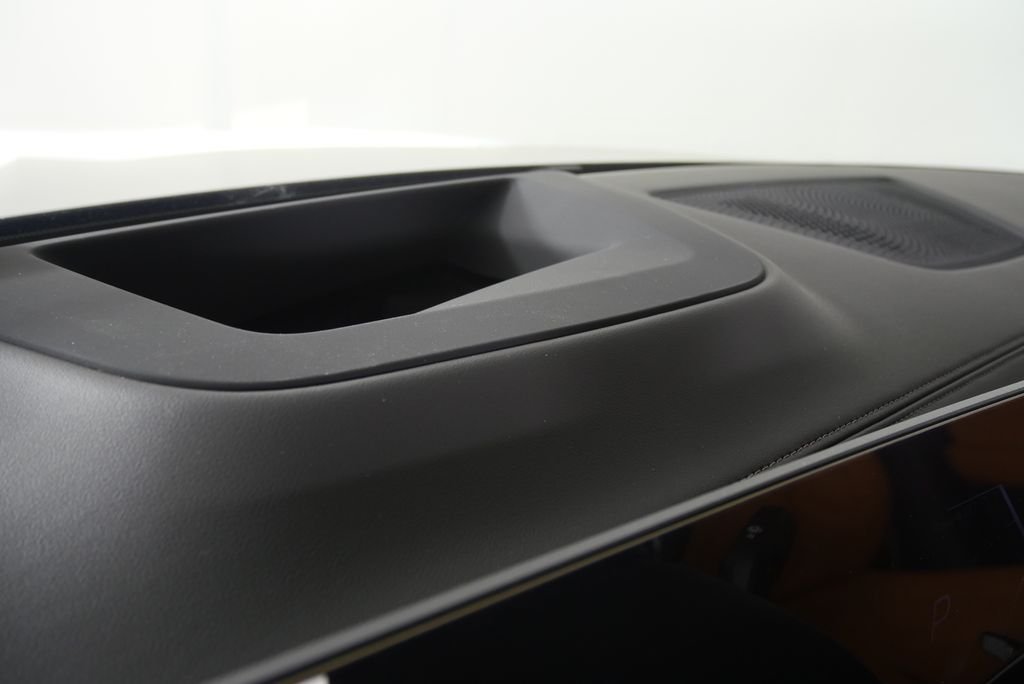 New 2026 Black Sapphire Metallic BMW xDrive40i image 17