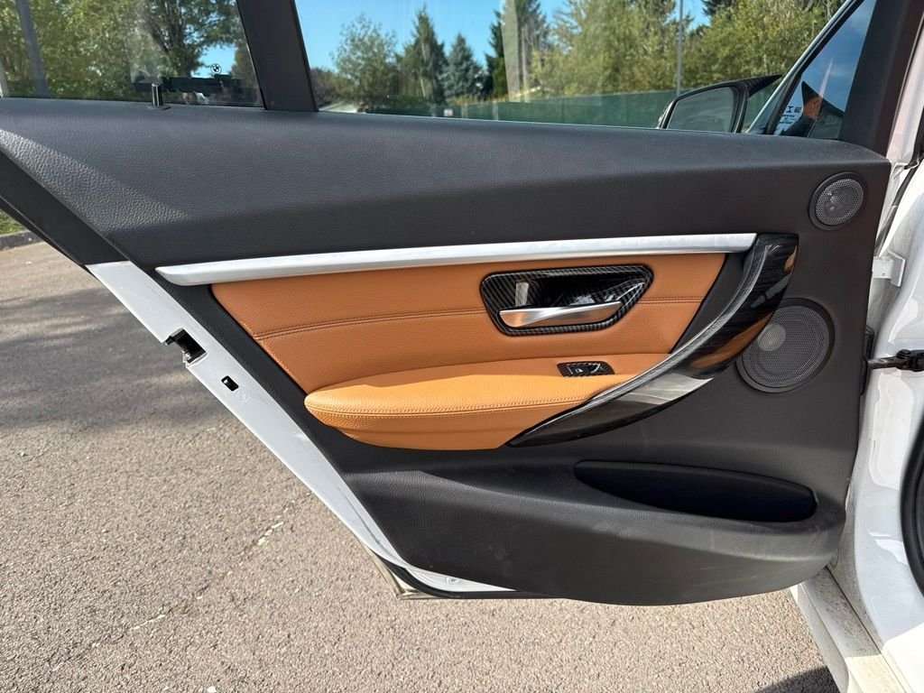 Used 2018 Mineral White Metallic BMW 340i xDrive image 19