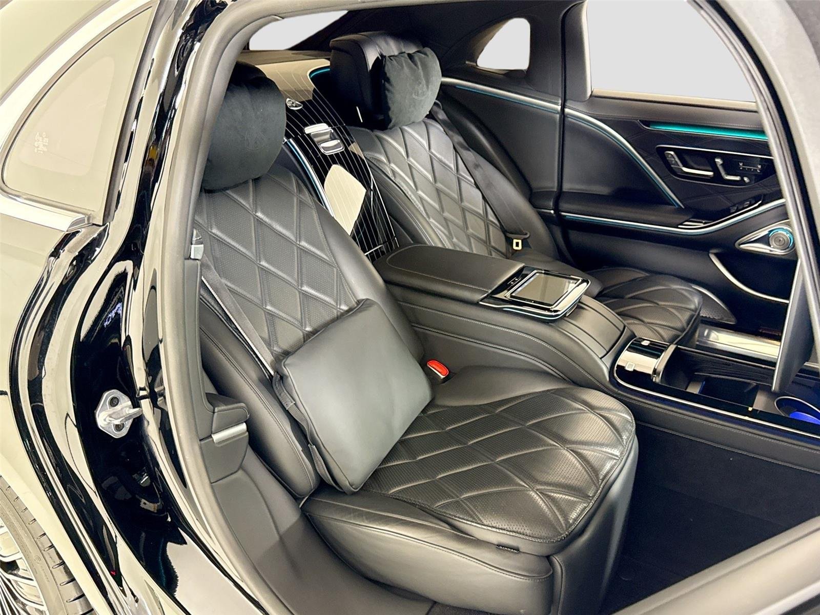 Used 2022 Black Mercedes-Benz Maybach S 580 | Exec Seating | Rear TVs image 31