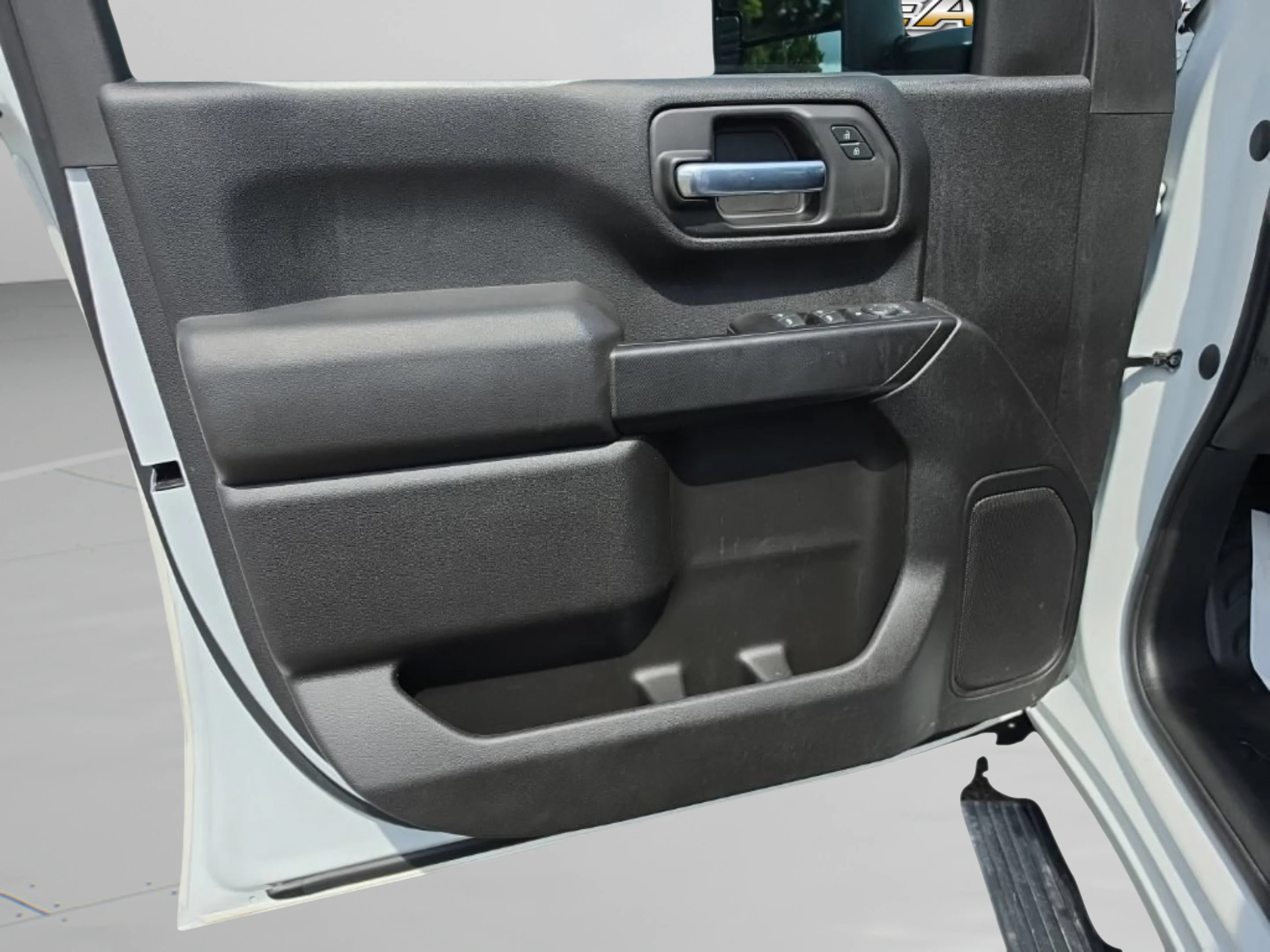 Used 2022 Summit White Chevrolet WT image 11
