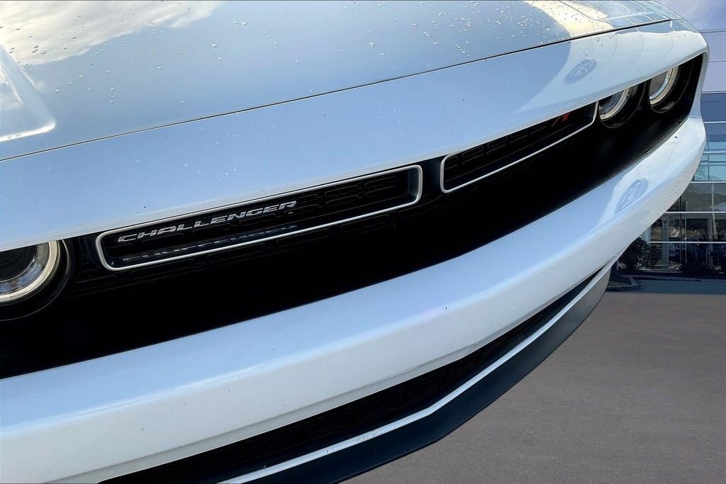 Used 2017 White Knuckle Clearcoat Dodge R/T image 31