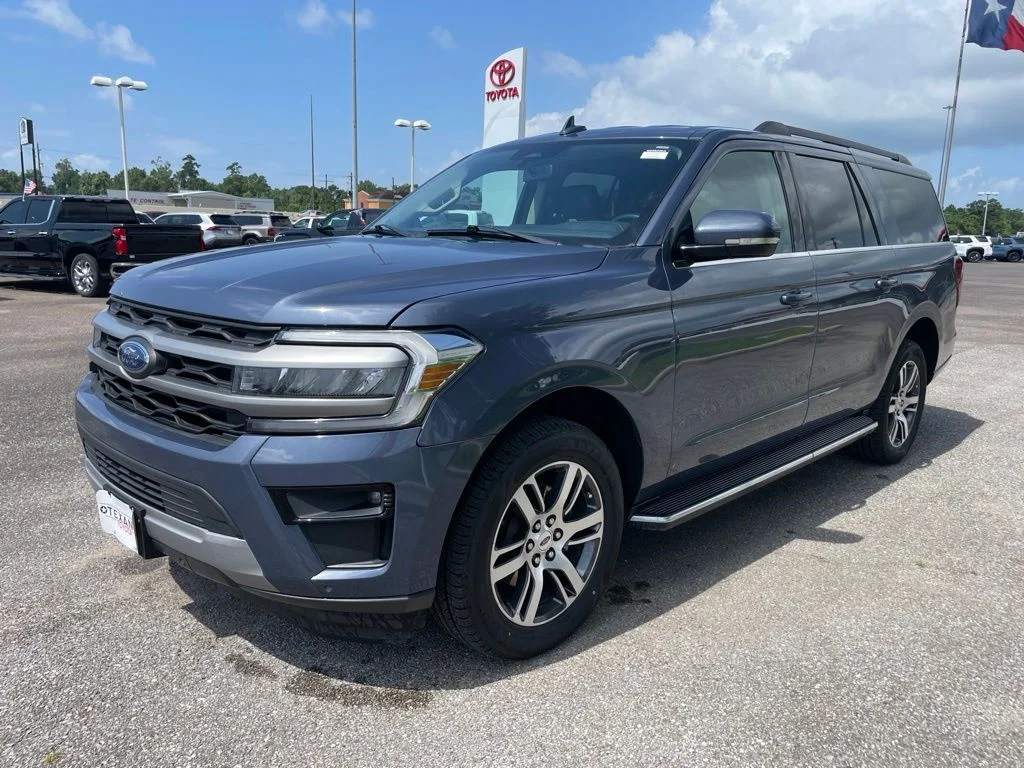 Used 2023 Blue Ford XLT image 4