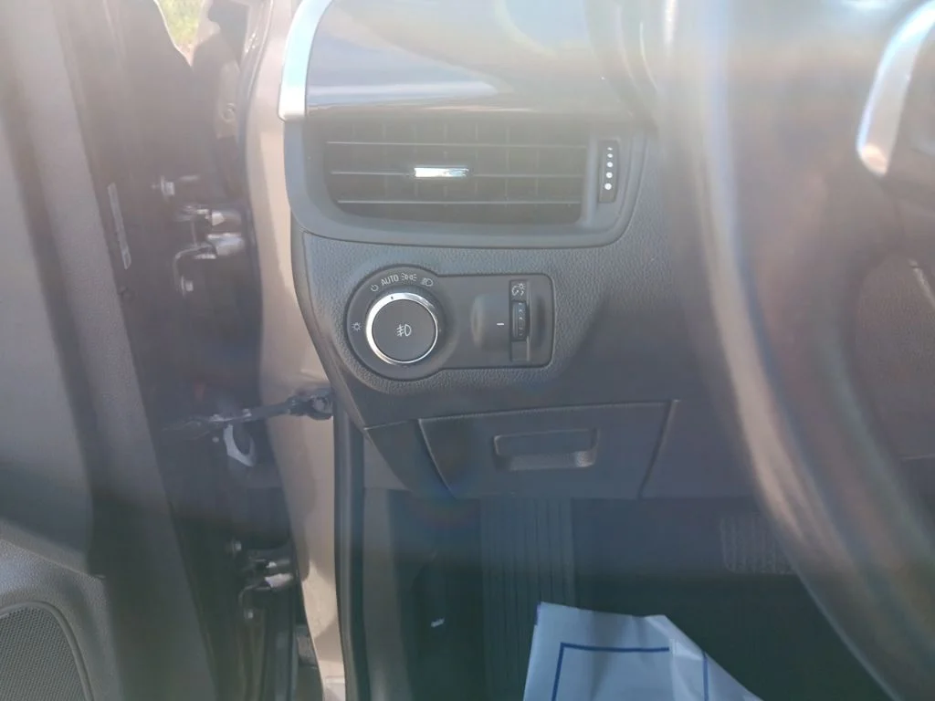 Used 2019 Bronze Alloy Metallic Buick Premium I image 28