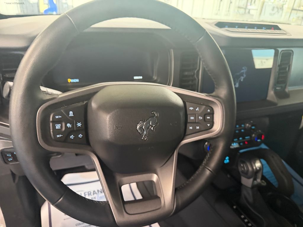 Used 2025 White Ford Badlands image 14