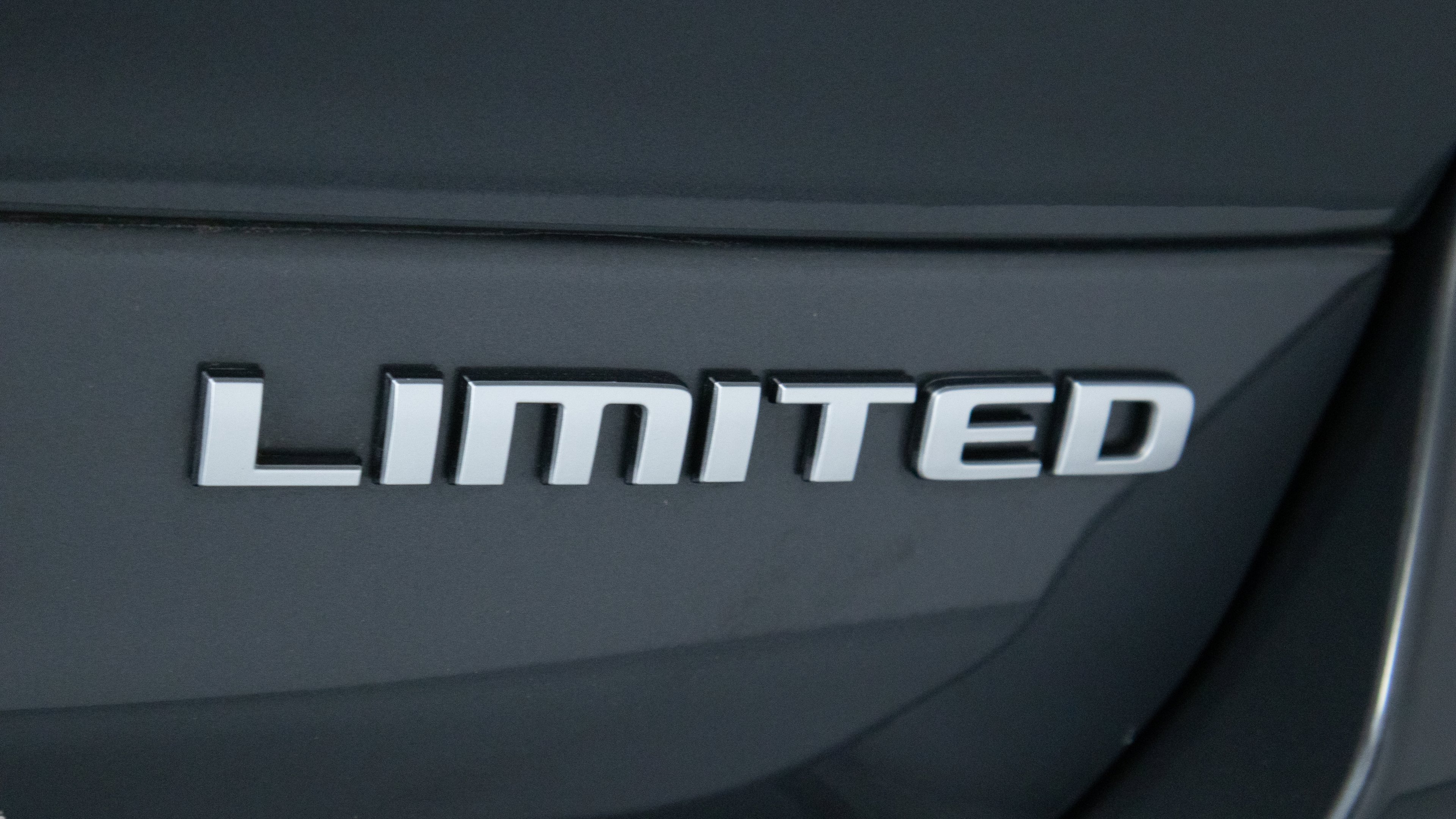 Used 2024 Baltic Gray Metallic Clearcoat Jeep Limited image 33