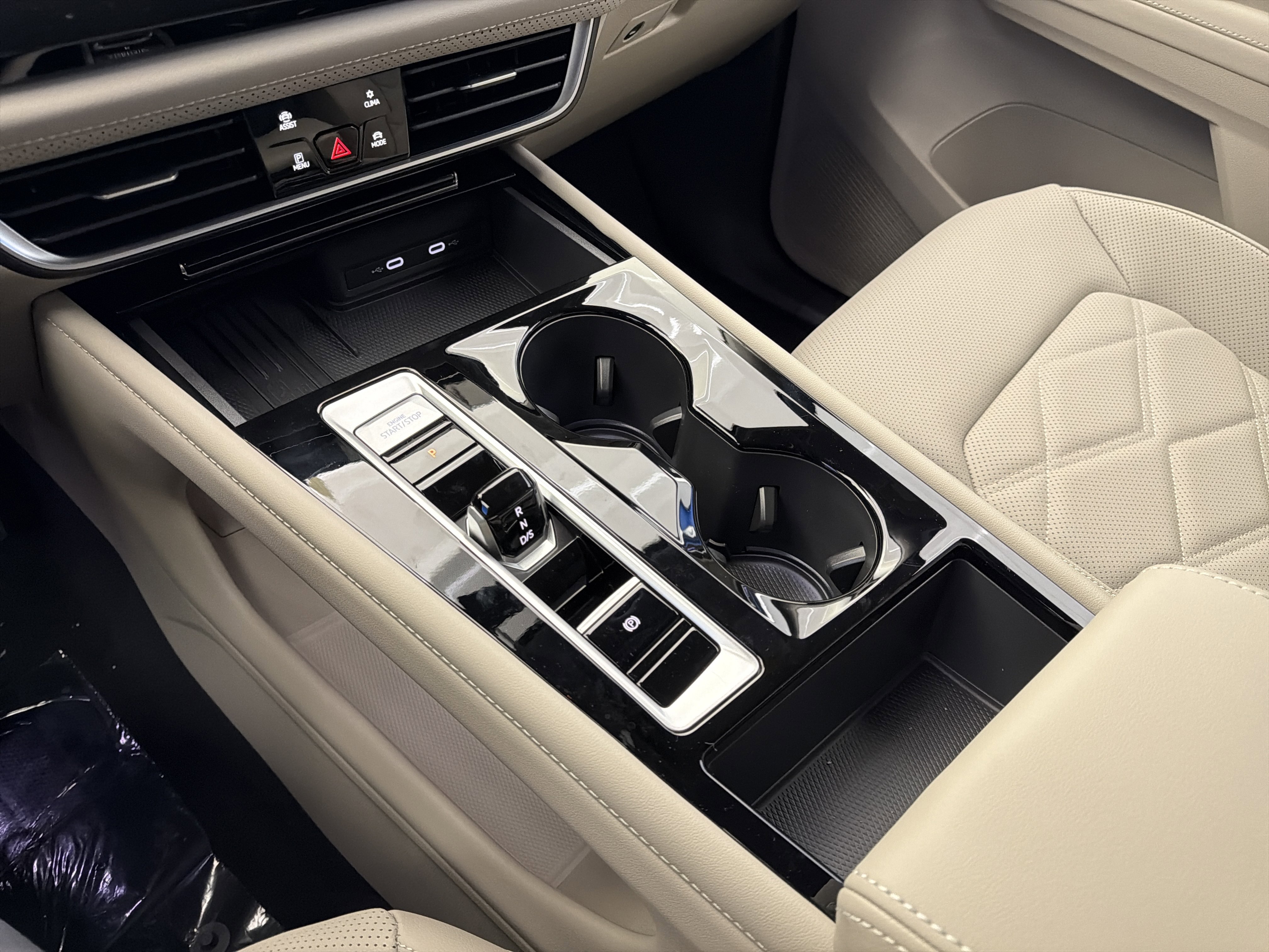 2026 Volkswagen Atlas SE w/Tech - Photo 23