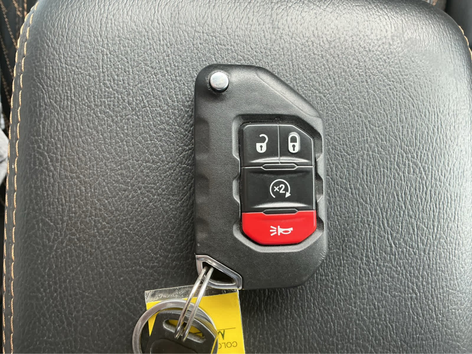 Used 2022 Black Clearcoat Jeep High Altitude image 25