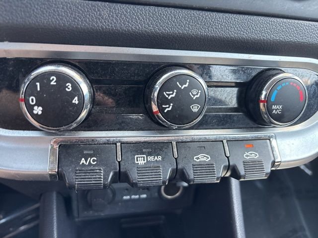 Used 2013 Silver Kia LX image 25