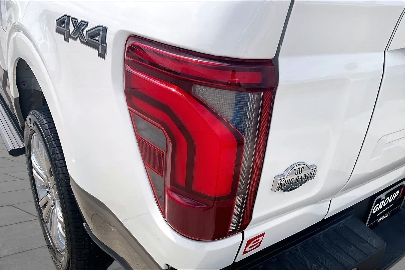 Used 2025 Star White Metallic Tri-Coat/Marsh Gray Ford King Ranch image 29