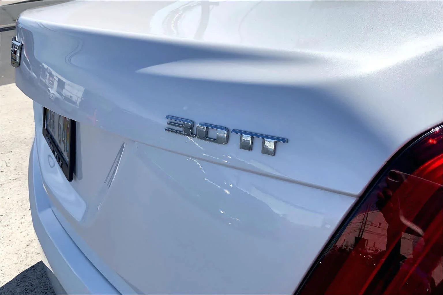 Used 2017 CRYSTAL WHITE TRICOAT Cadillac Platinum AWD image 7