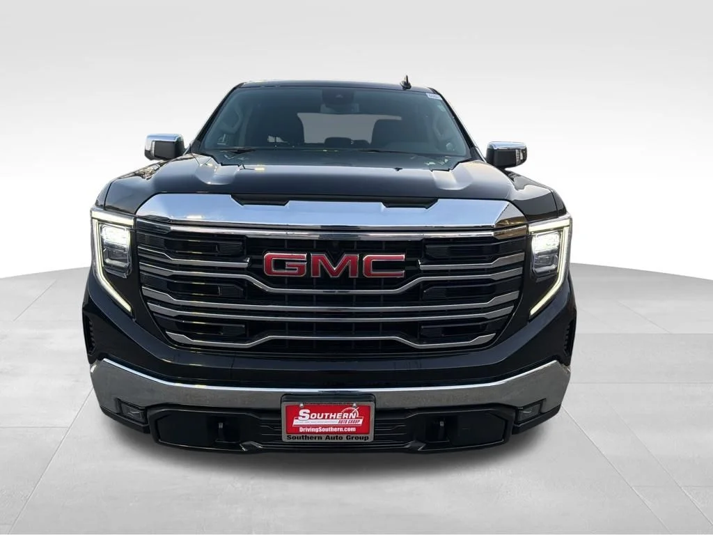 Used 2025 Black GMC SLT image 9