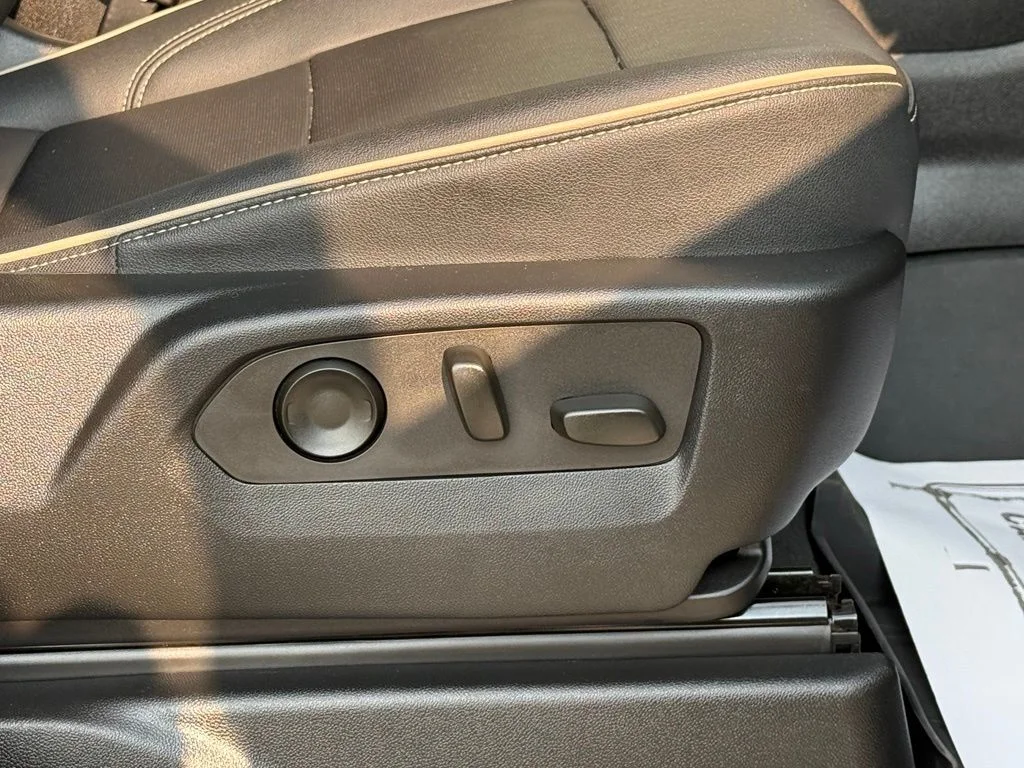 Used 2023 Gray Chevrolet Premier image 13