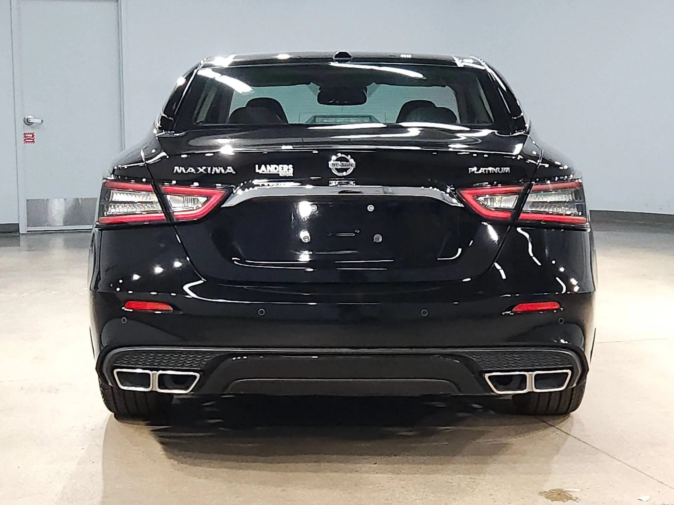 Used 2020 Super Black Nissan Platinum image 6