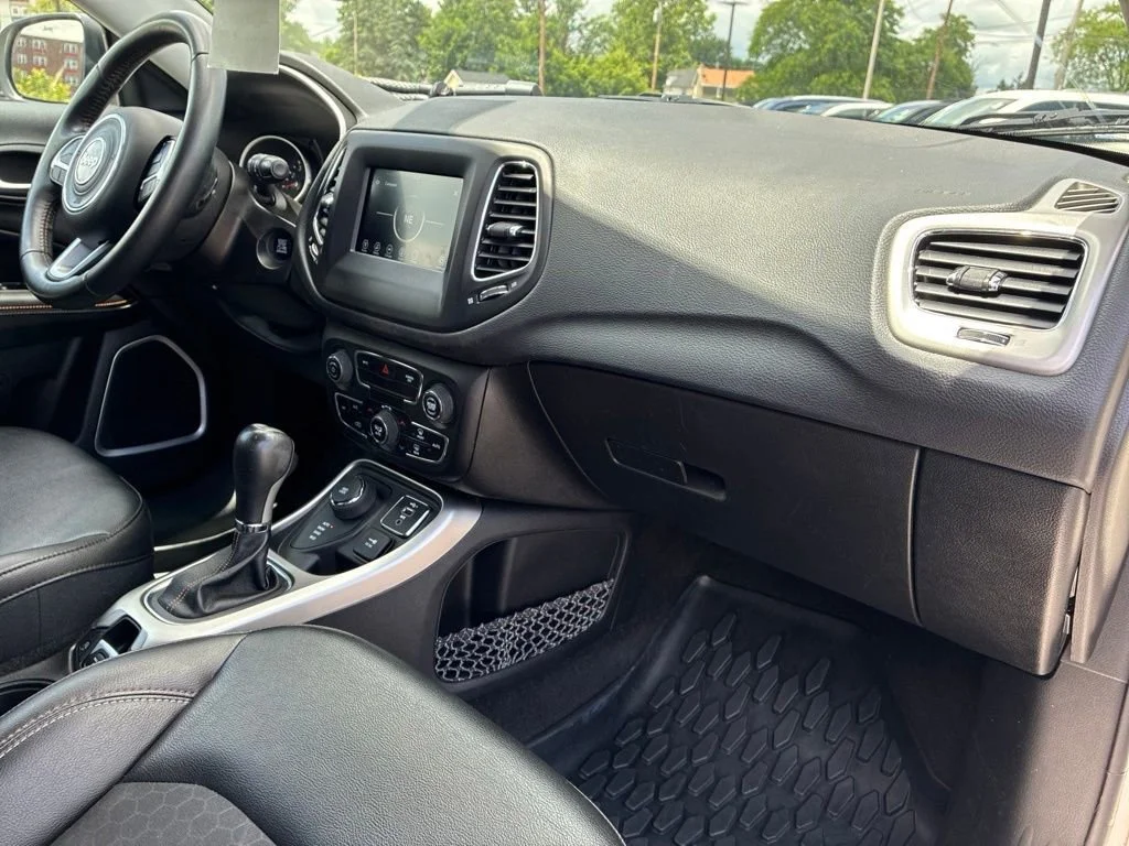 Used 2019 White Clearcoat Jeep Latitude image 38