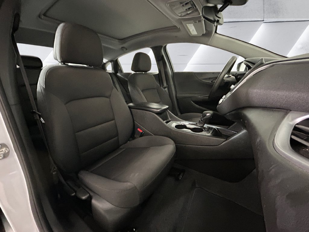 Used 2024 White Chevrolet LT image 14