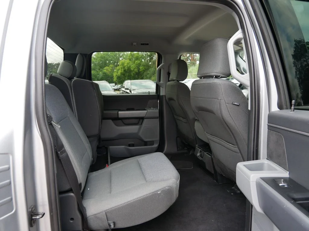 Used 2025 Silver Ford XLT image 9