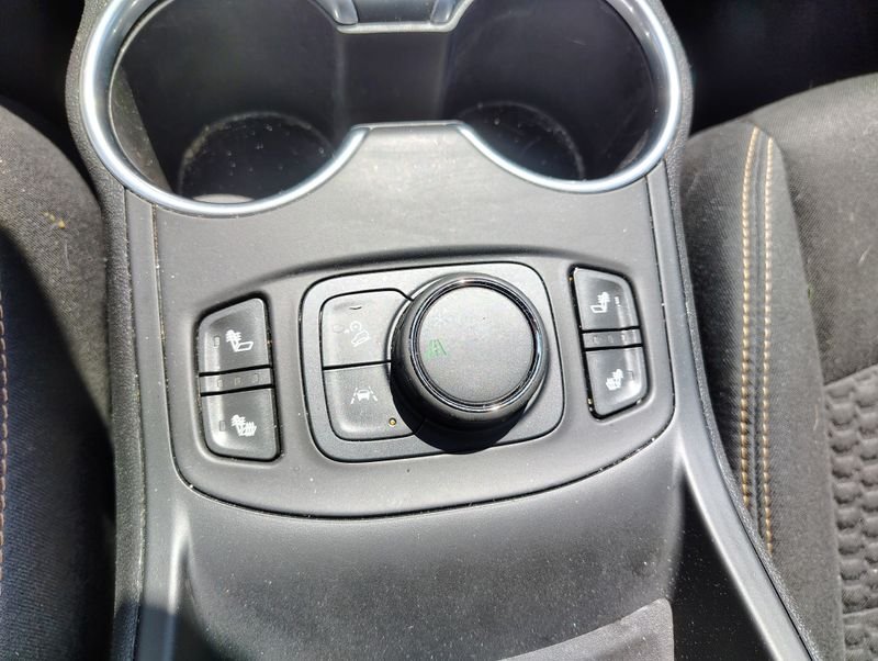 Used 2020 Blue GMC SLE image 16