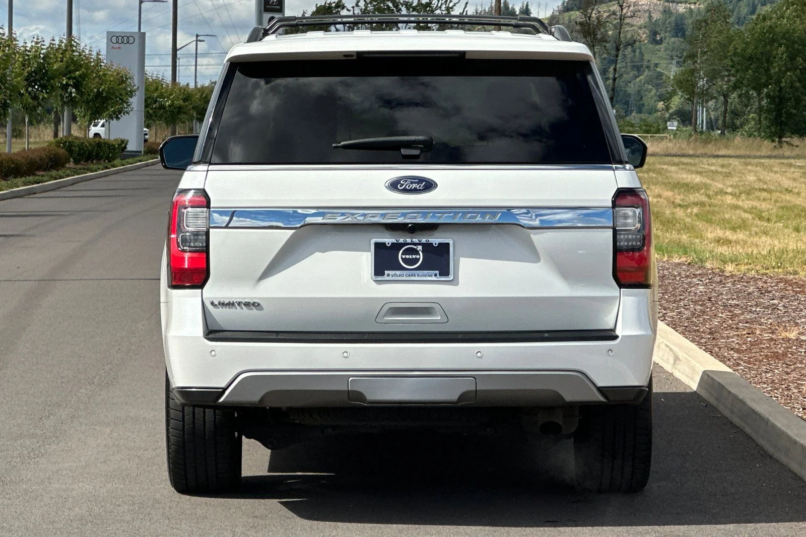 Used 2020 White Ford Limited image 4